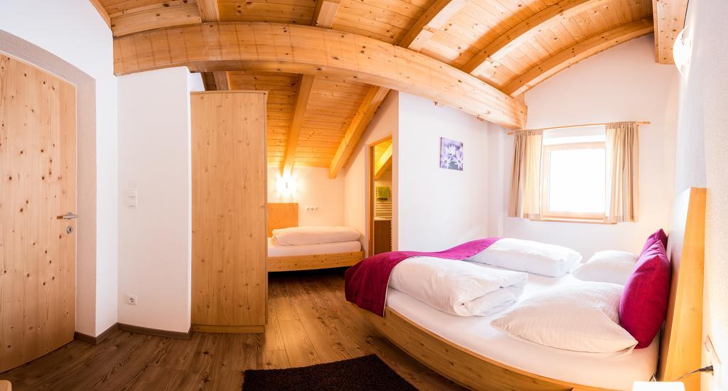Vila Reden Hof Selva dei Molini Pokoj fotografie